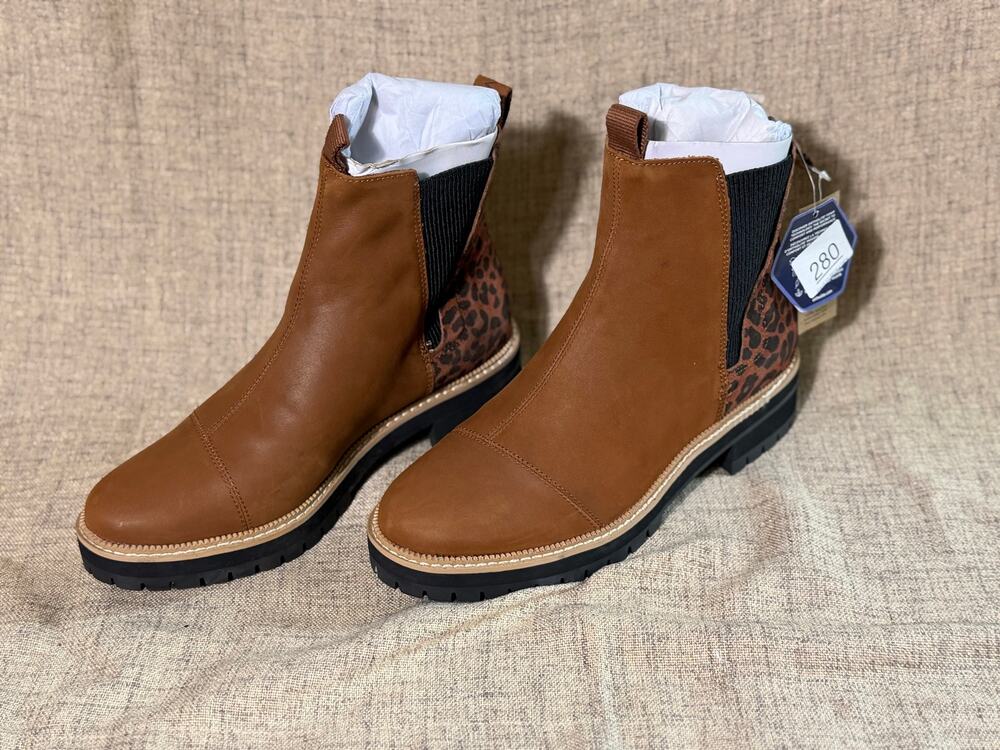 Tom's Women's Size 9 Dakota Water Resistant Leopard Print Boots Dark Ember